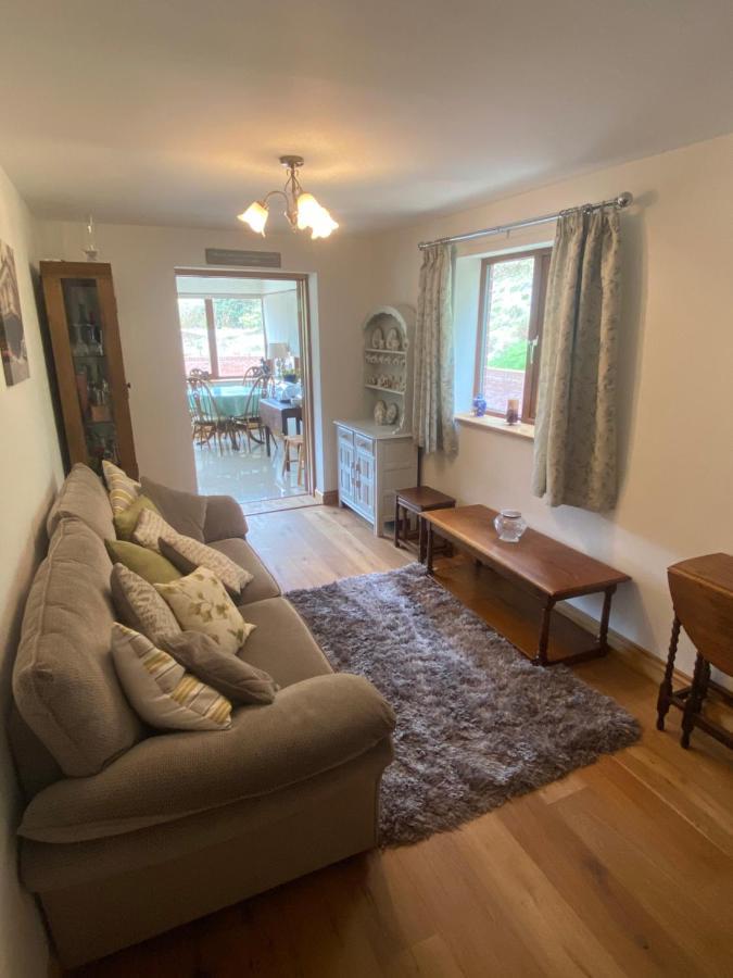 Bed and Breakfast Laurel Bank Abbey-Cwmhir Екстер'єр фото